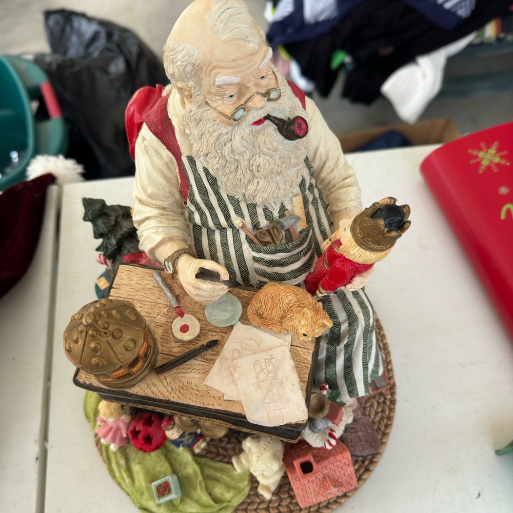 Vintage Grandeur Noel Collectors Edition Santa Christmas Music Box w/ Light